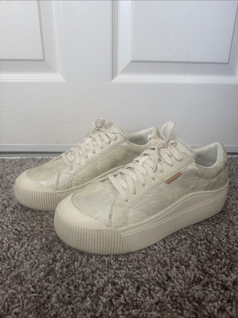 Dr. Scholl's Women's Metallic Ivory Platform Sneakers